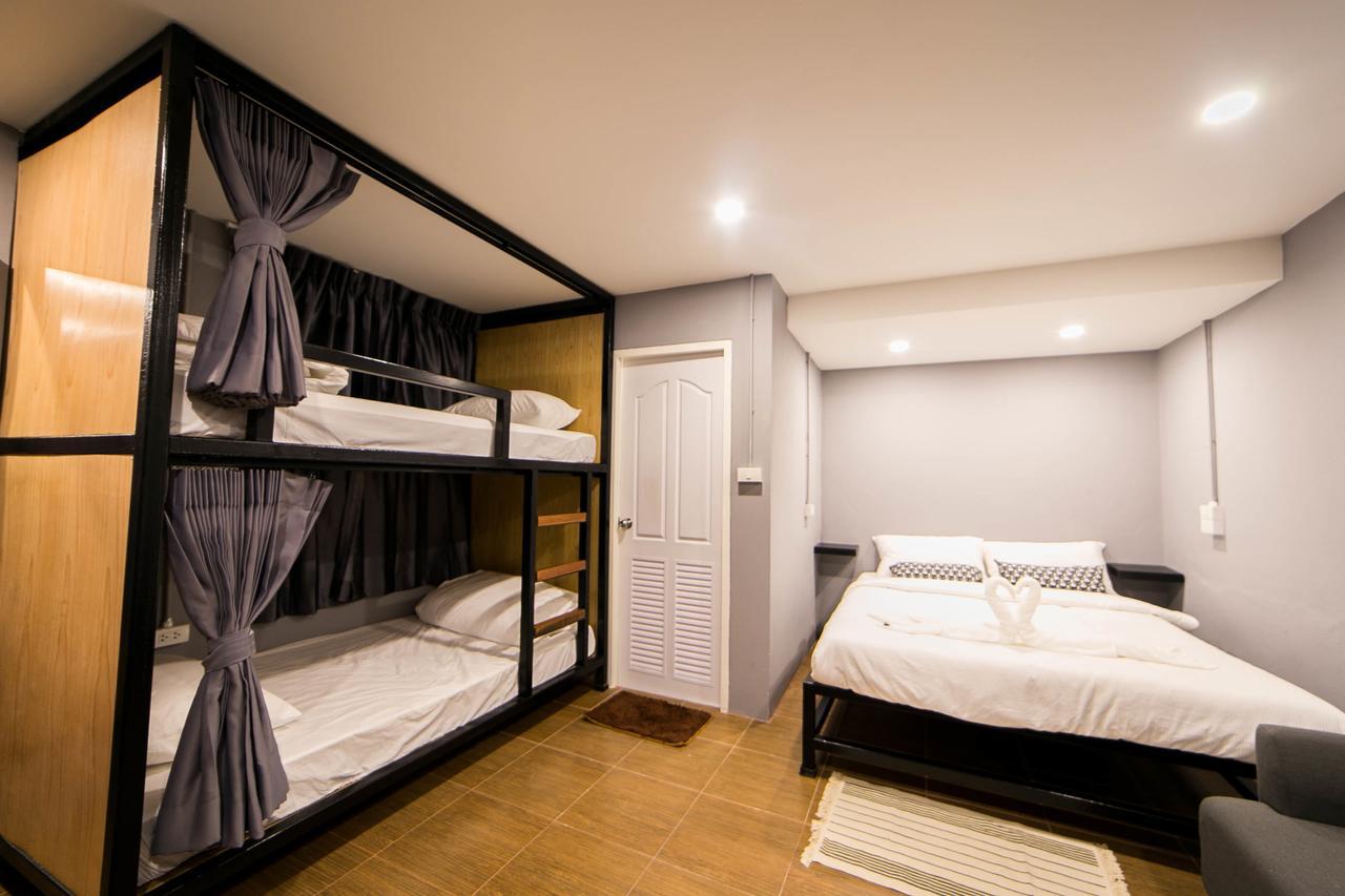 In My Bed Hostel Bangkok Bagian luar foto