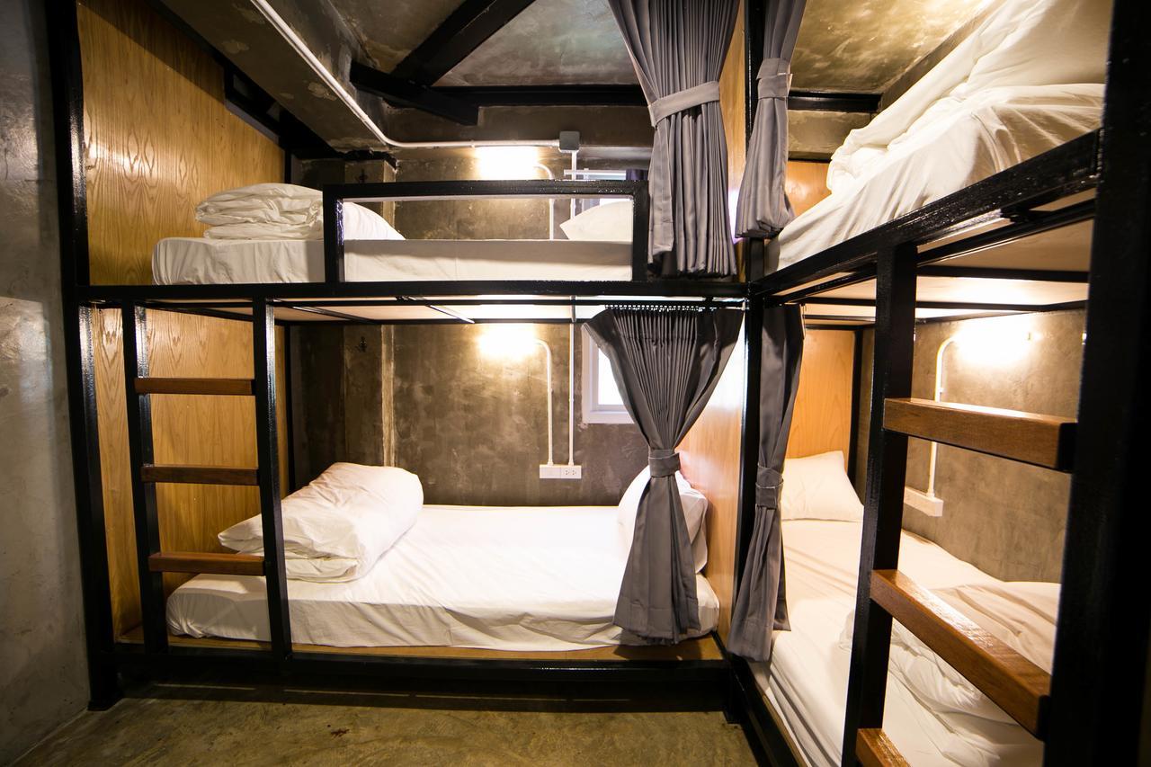 In My Bed Hostel Bangkok Bagian luar foto