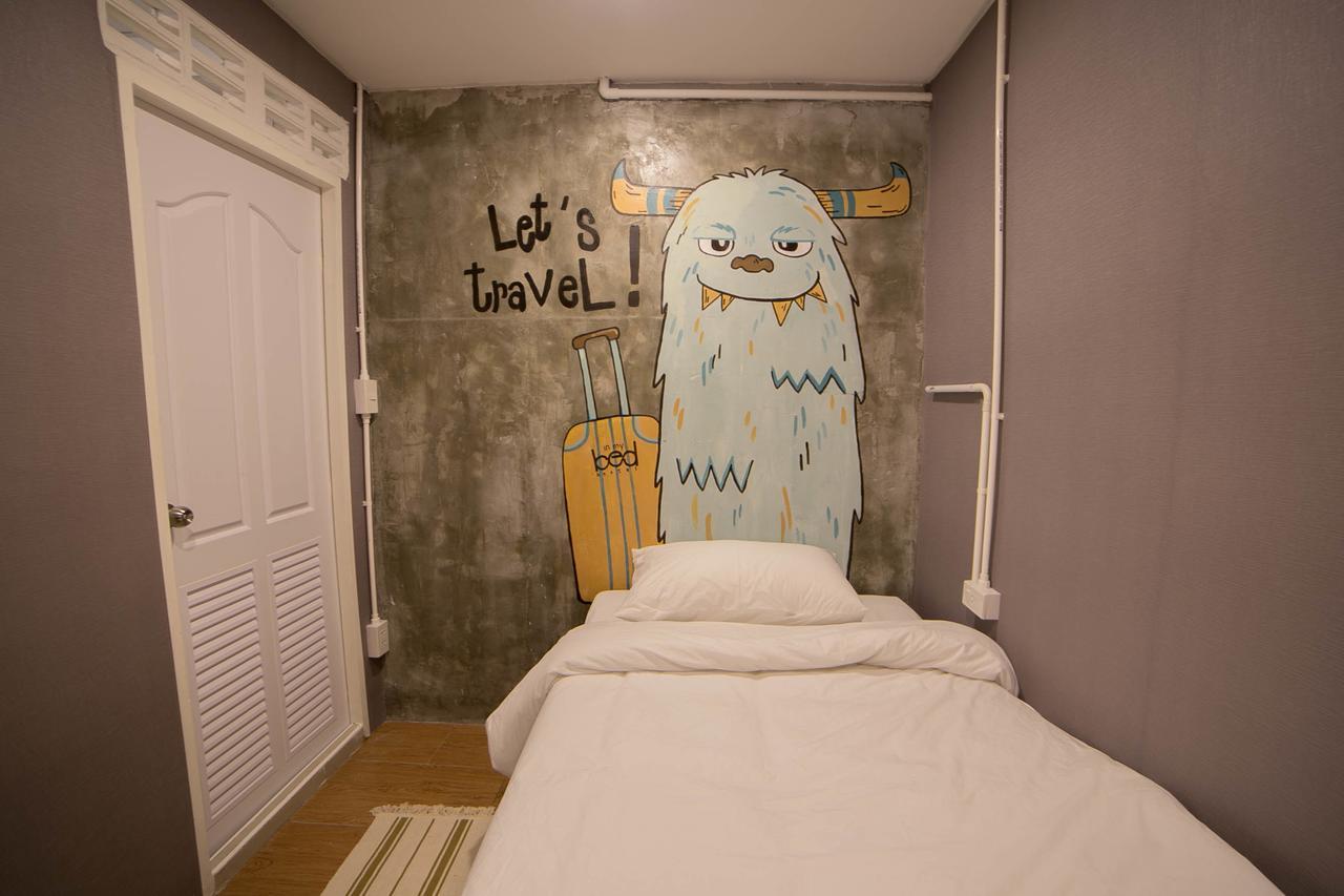 In My Bed Hostel Bangkok Bagian luar foto